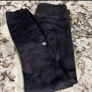 Lululemon fast and free pants size 4 camo